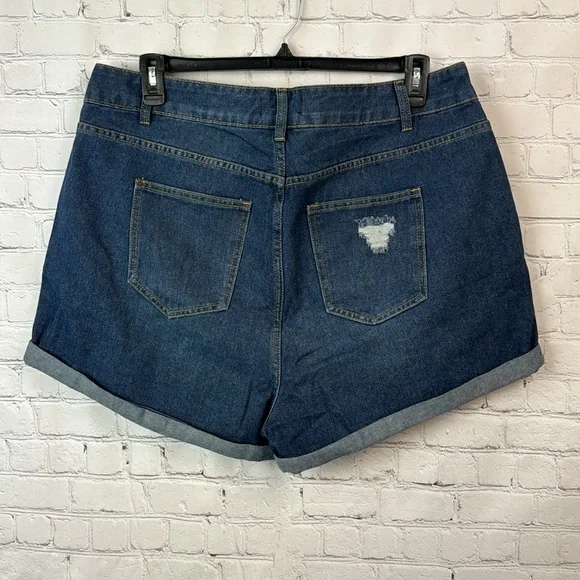 BloomChic High Rise Medium Wash Distressed Rolled Hem Jean Shorts Plus Size 16 - Picture 5 of 5